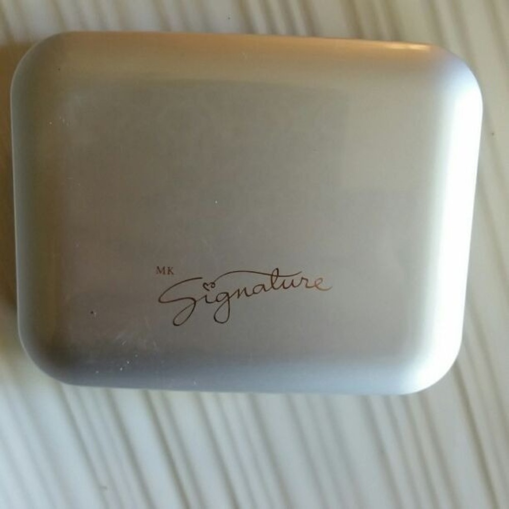 Mary Kay signature compact